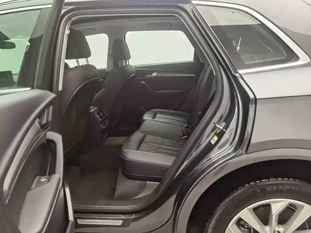 Audi Q5L — миниатюра 15