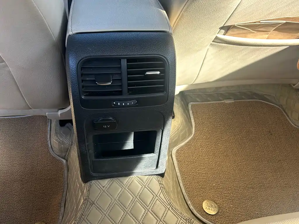 Volkswagen Sagitar — миниатюра 12