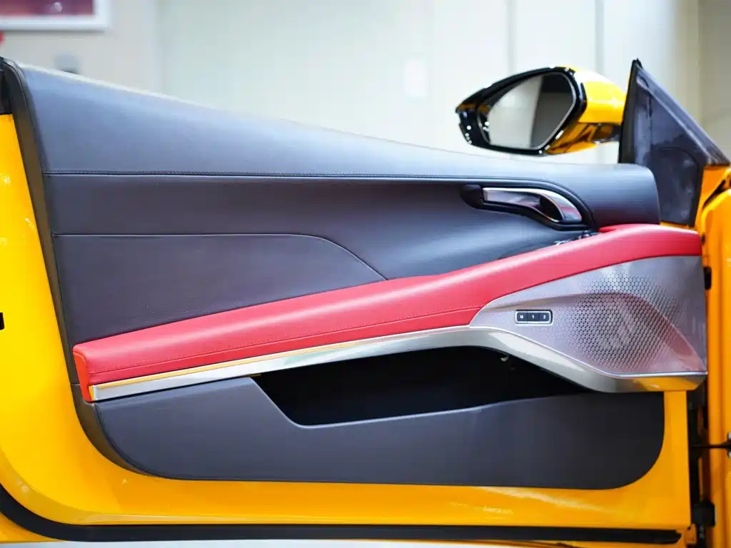 Lotus Emira — миниатюра 14