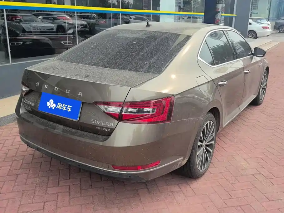 Skoda Superb — миниатюра 3