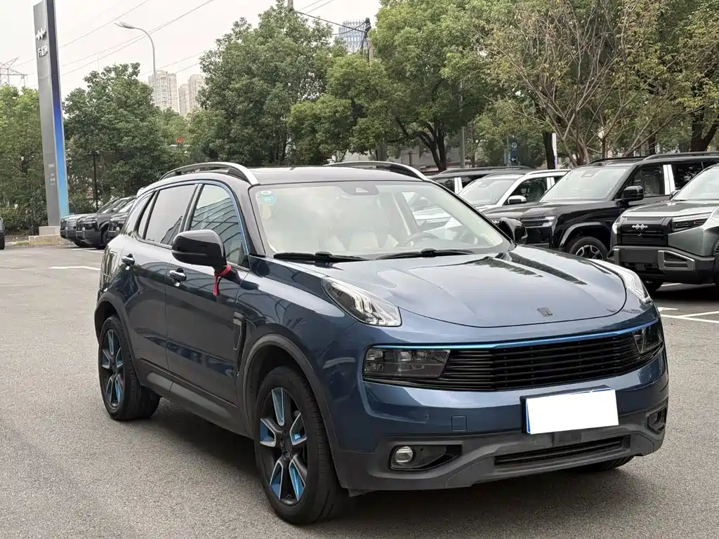 Lynk & Co 01 — миниатюра 3