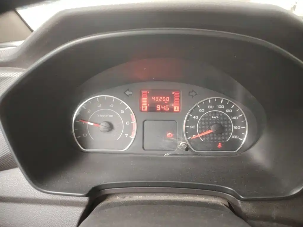 Wuling Hongguang V — миниатюра 7