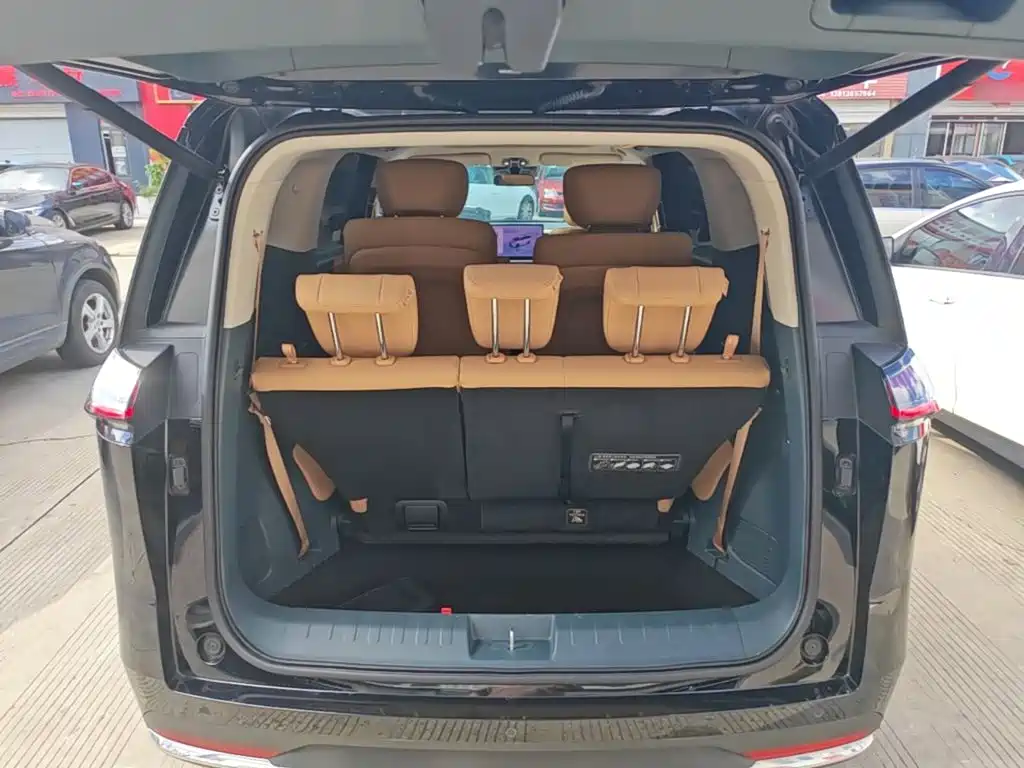 GAC Motor Trumpchi E8 PHEV — миниатюра 19