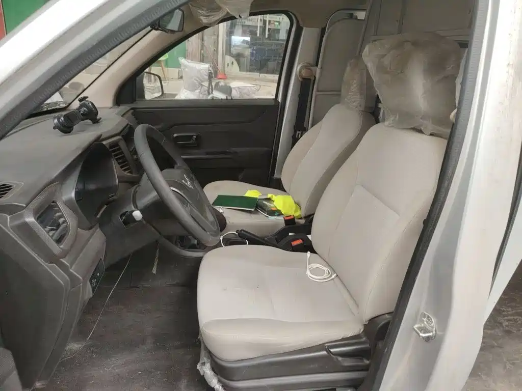 Wuling Hongguang V — миниатюра 11