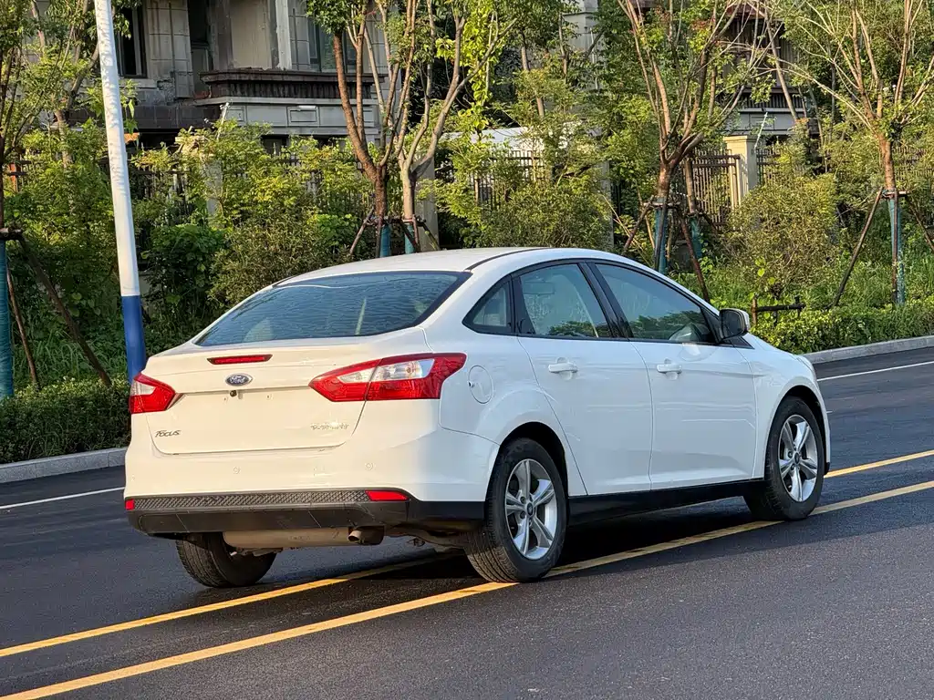 Ford Focus — миниатюра 5