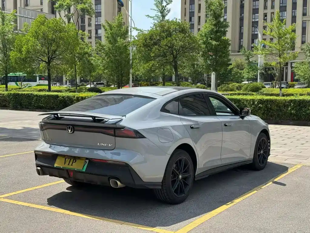 Changan UNI-V iDD — миниатюра 2