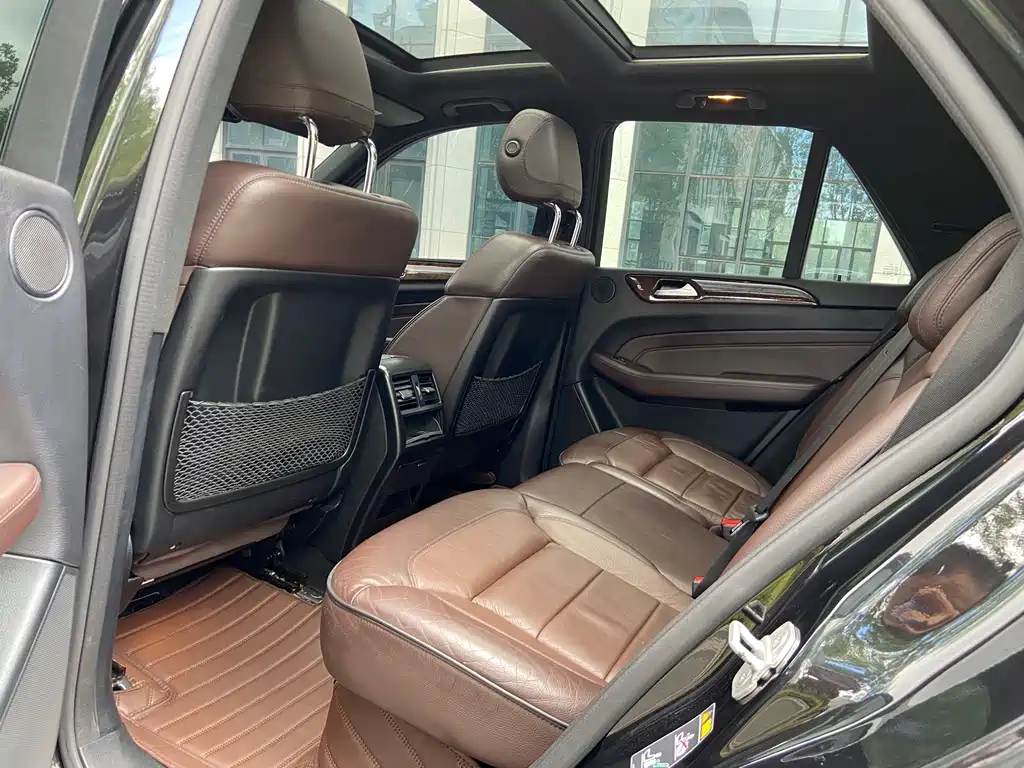 Mercedes-Benz M-Class — миниатюра 10