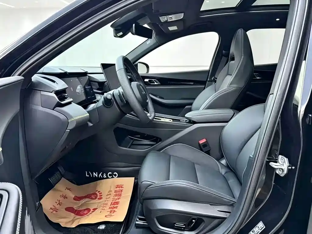Lynk & Co 03 — миниатюра 4