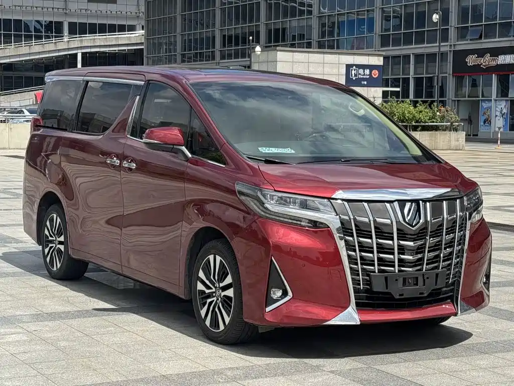 Toyota Alphard — миниатюра 3
