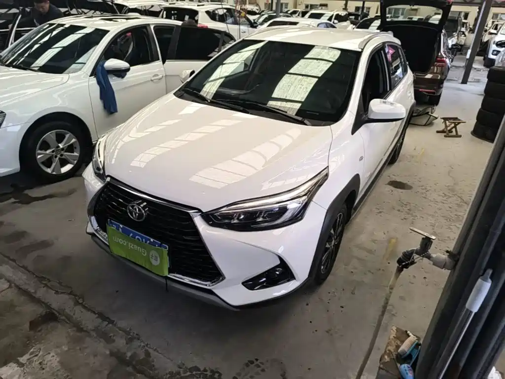 Toyota Yaris L — миниатюра 2
