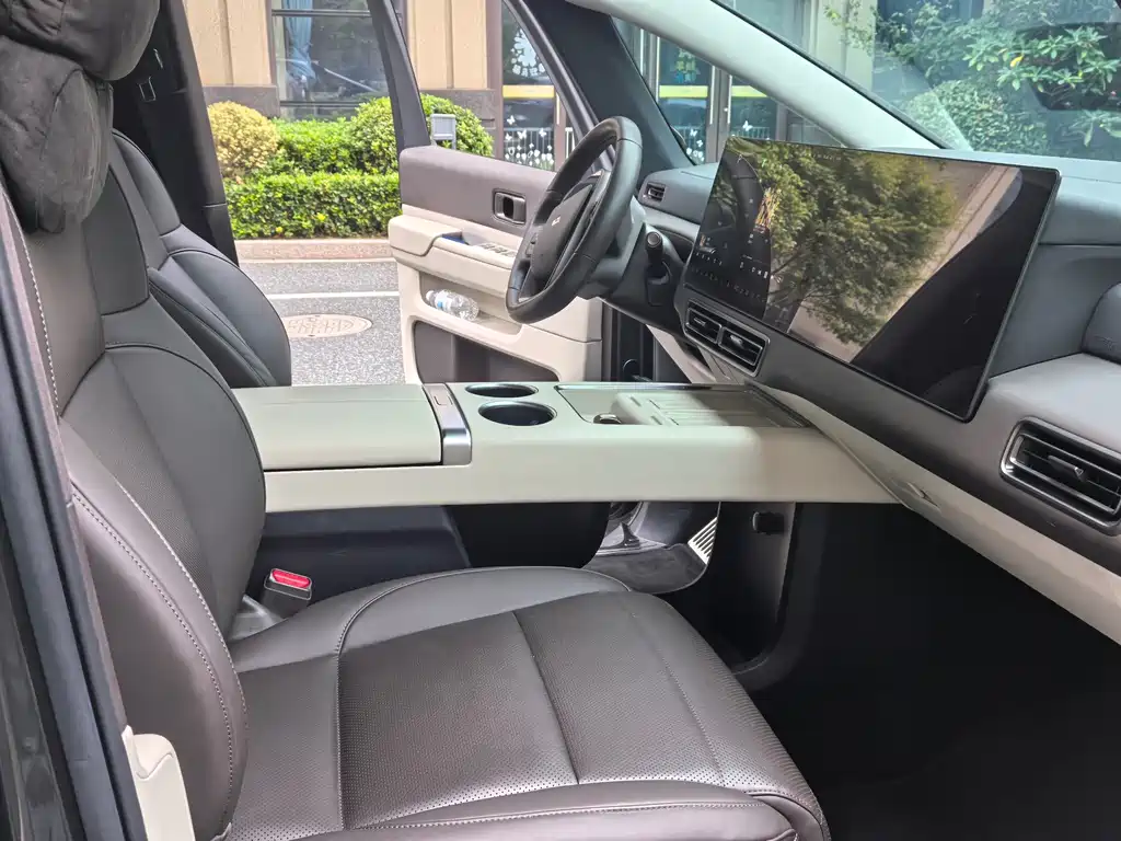 Li Auto Li MEGA — миниатюра 8