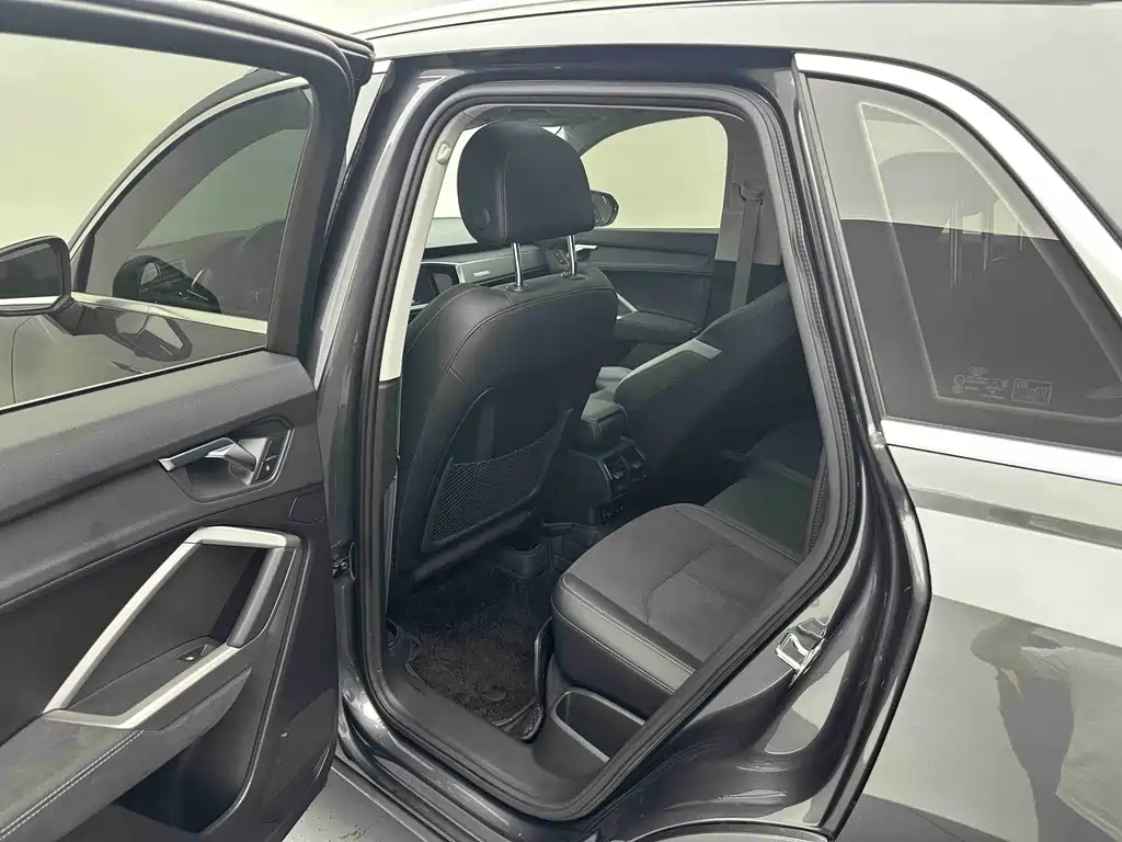 Audi Q3 — миниатюра 12