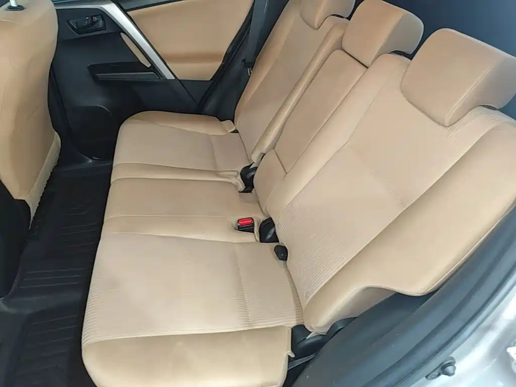 Toyota RAV4 — миниатюра 17