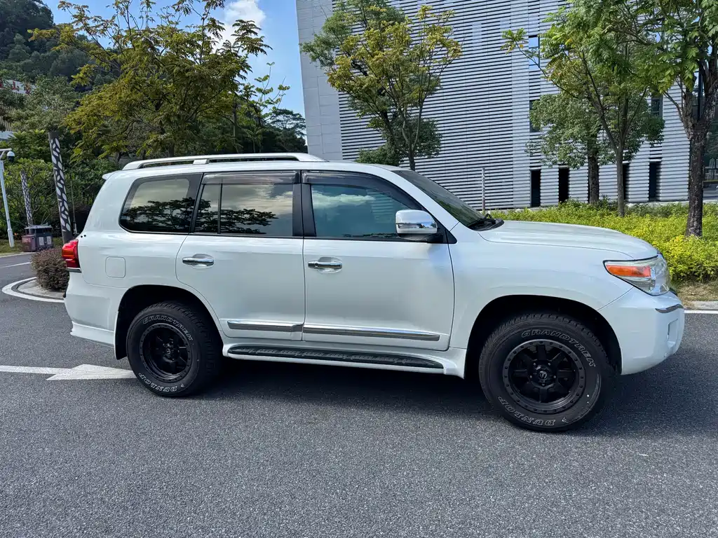 Toyota Land Cruiser — миниатюра 5