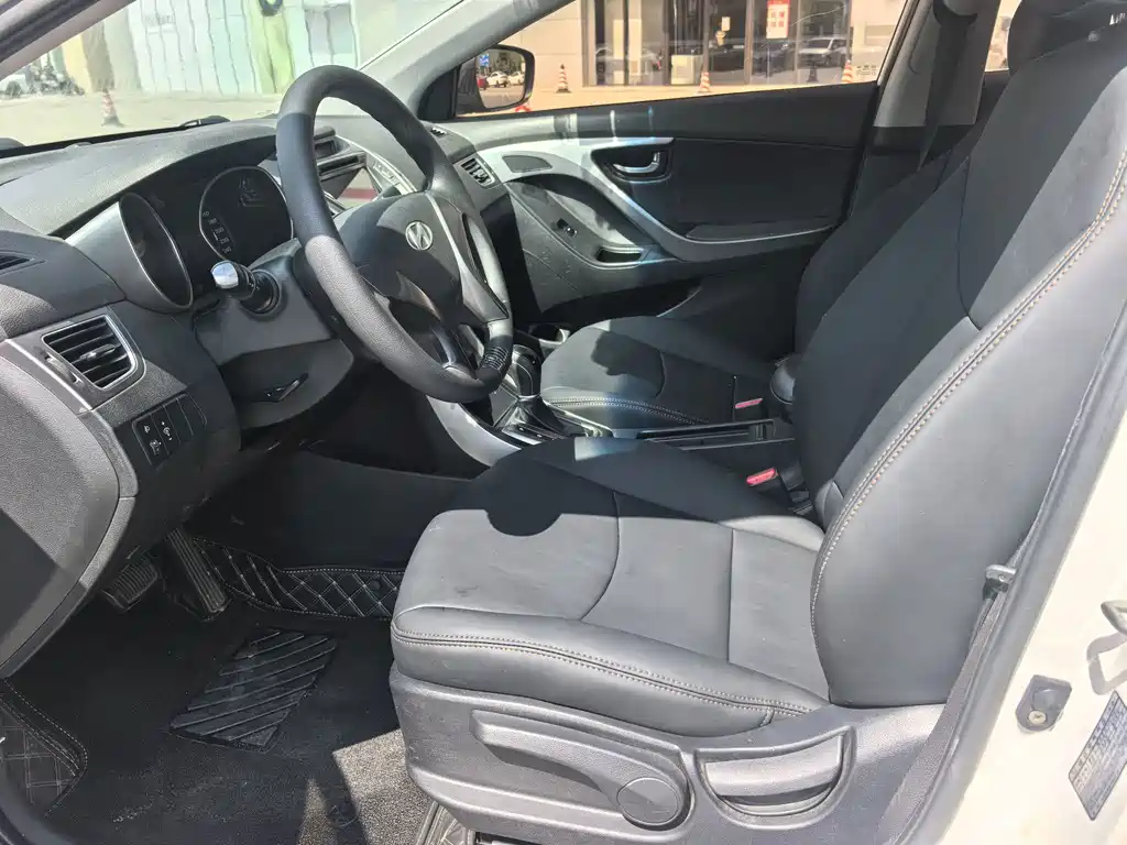 Hyundai Elantra Langdong — миниатюра 9