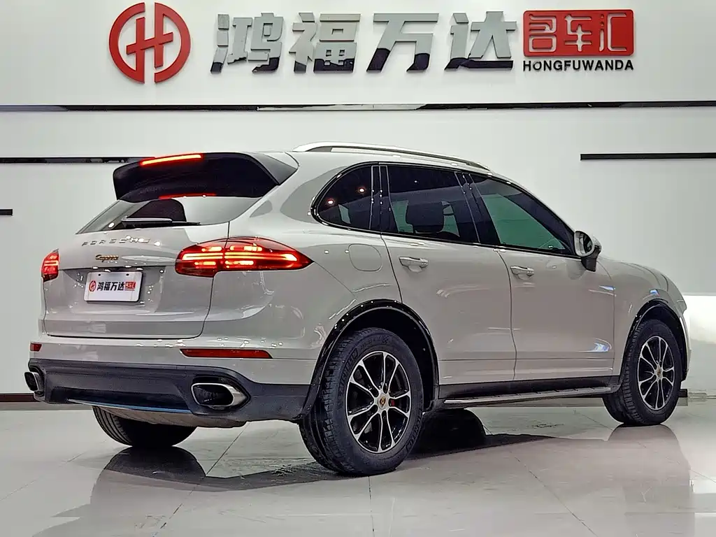 Porsche Cayenne — миниатюра 4