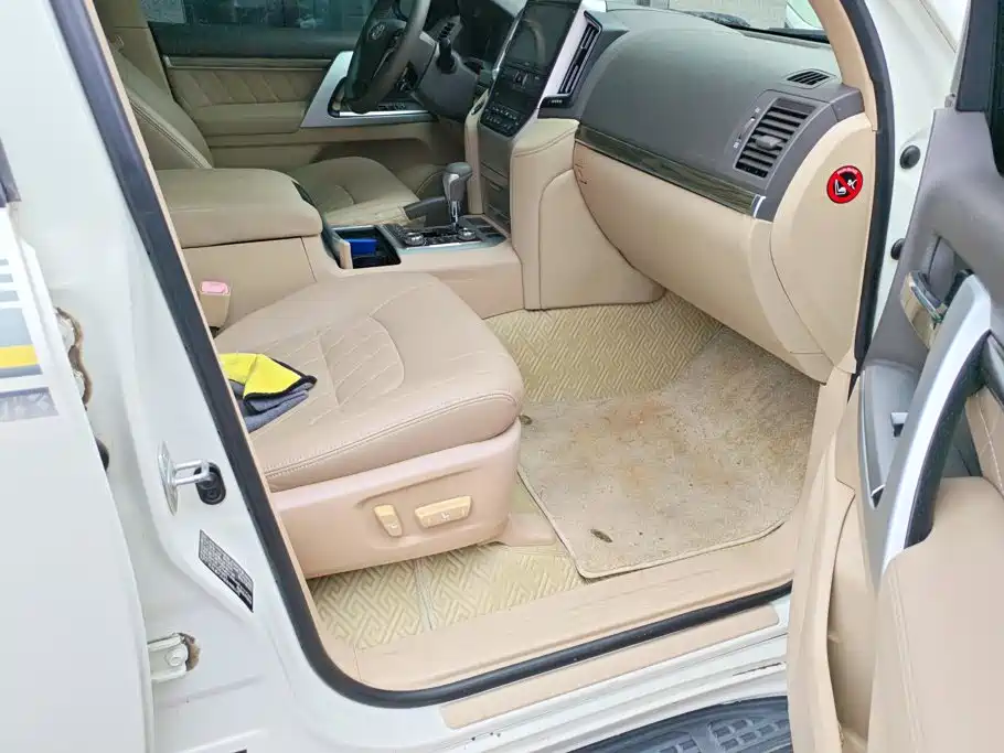 Toyota Land Cruiser — миниатюра 8