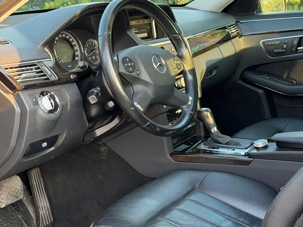 Mercedes-Benz E-Class (Import) — миниатюра 8