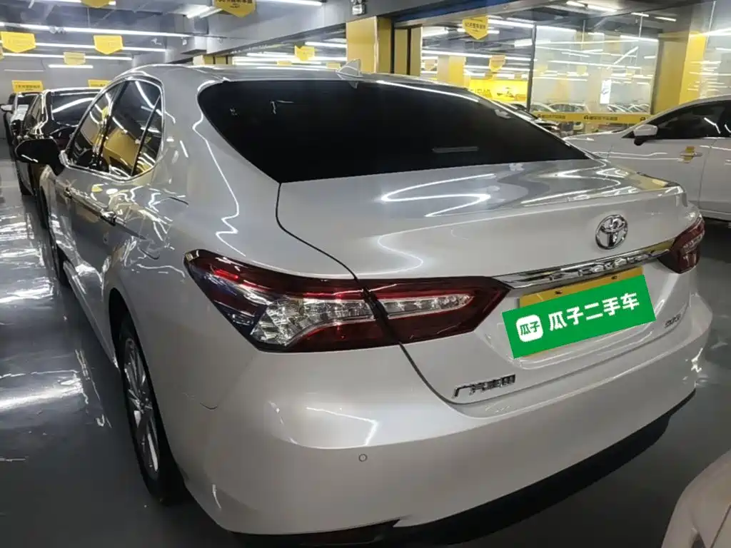 Toyota Camry — миниатюра 5