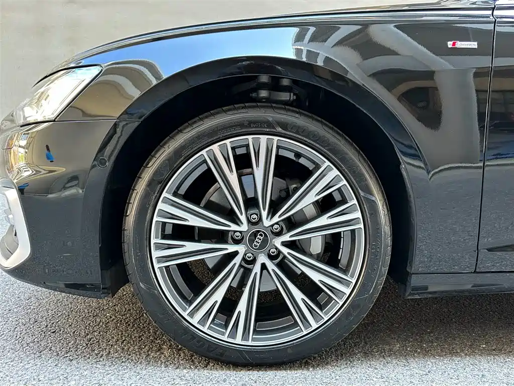 Audi A6L 2025 45 TFSI quattro + Premium
