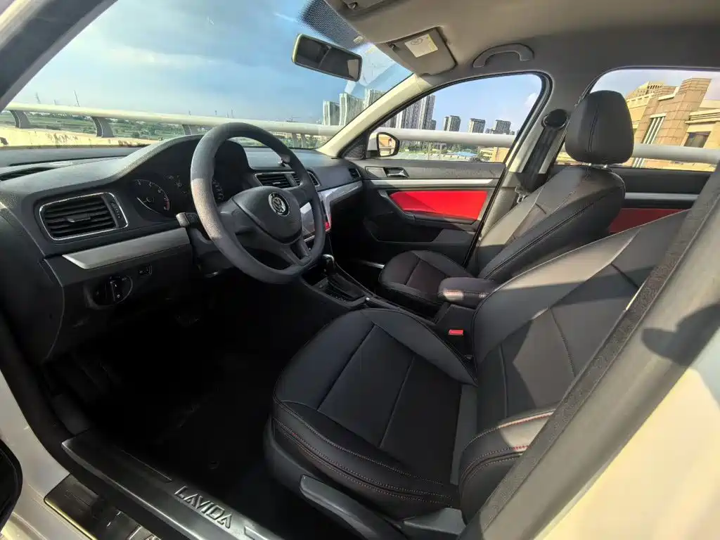 Volkswagen Lavida — миниатюра 5