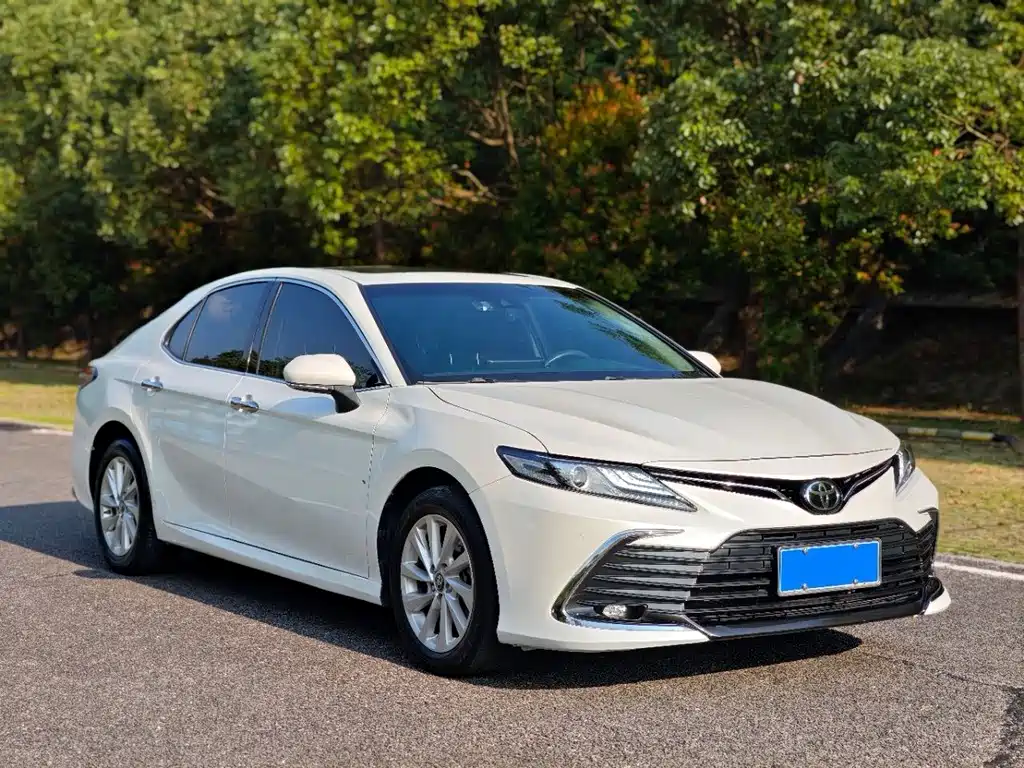 Toyota Camry — миниатюра 3