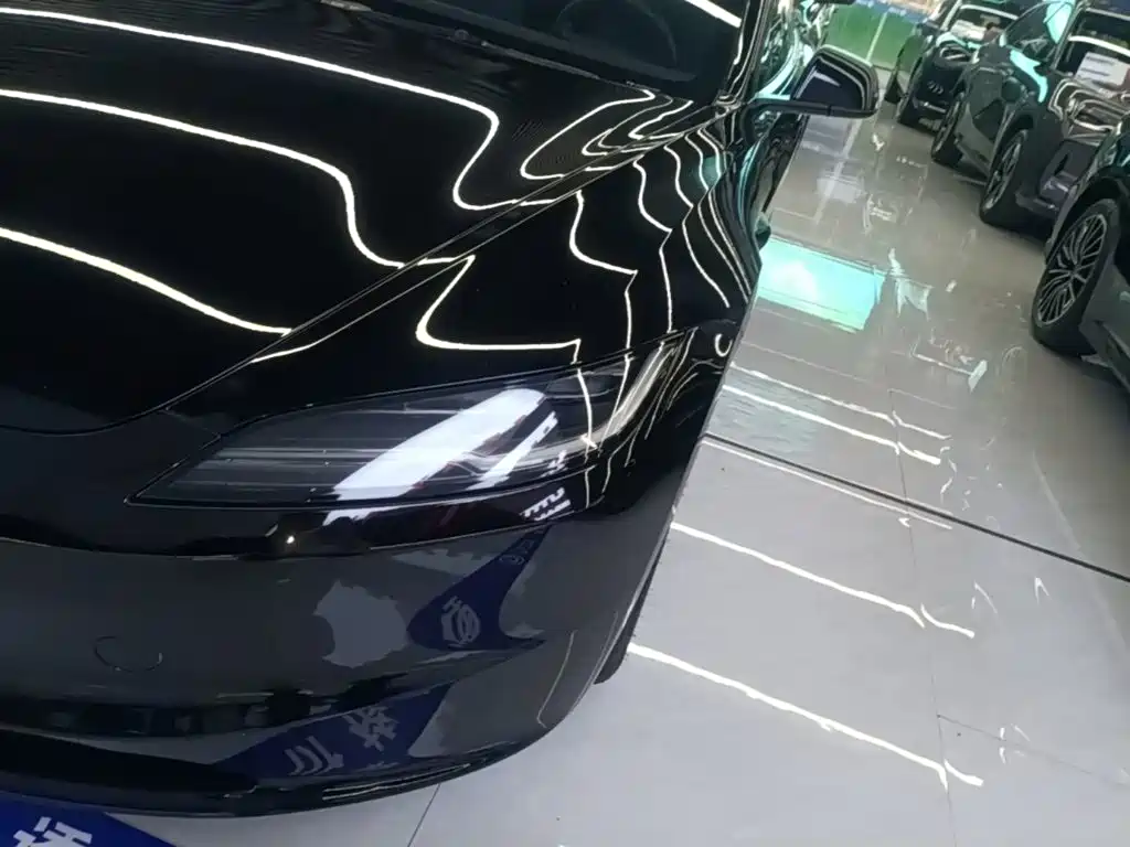Tesla Model 3 — миниатюра 24