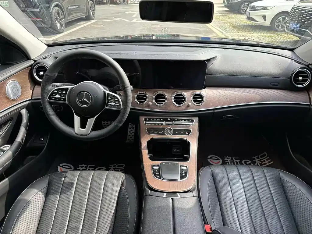 Mercedes-Benz E-Class — миниатюра 8