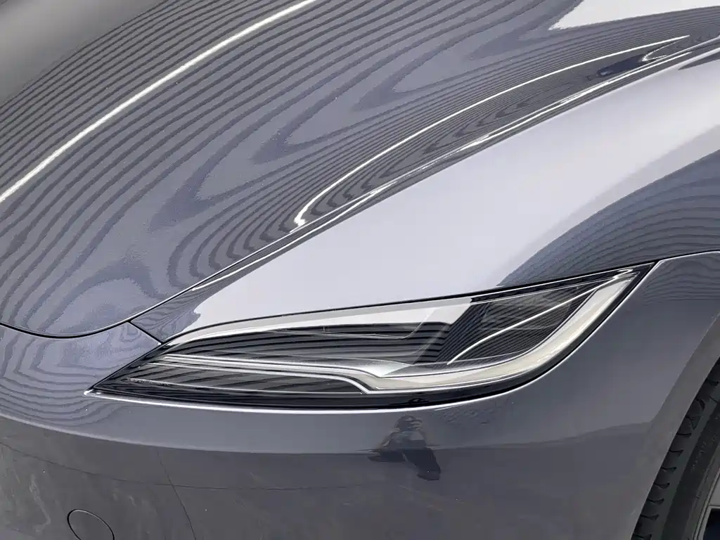 Tesla Model 3 — миниатюра 18