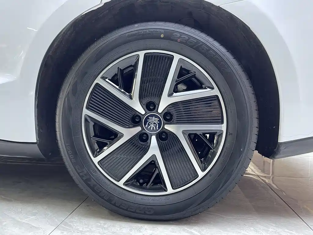 BYD Qin L — миниатюра 18