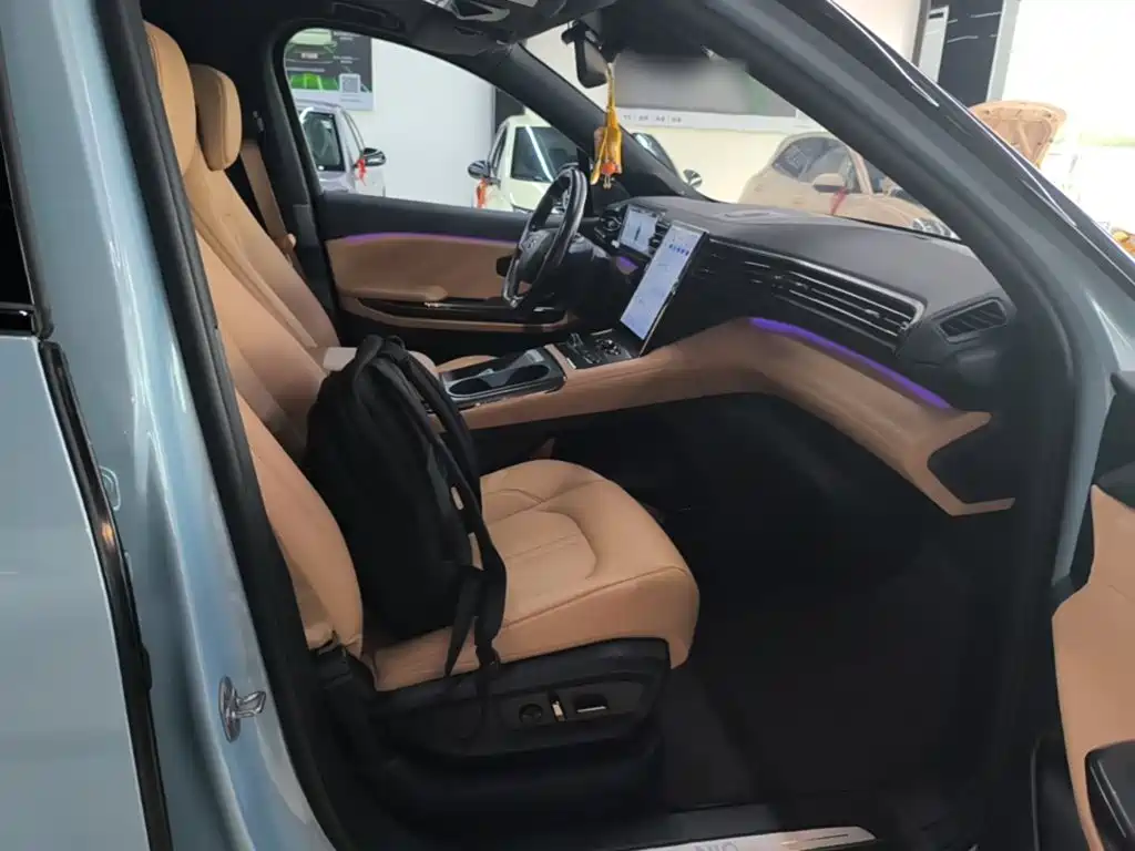NIO ES6 — миниатюра 25