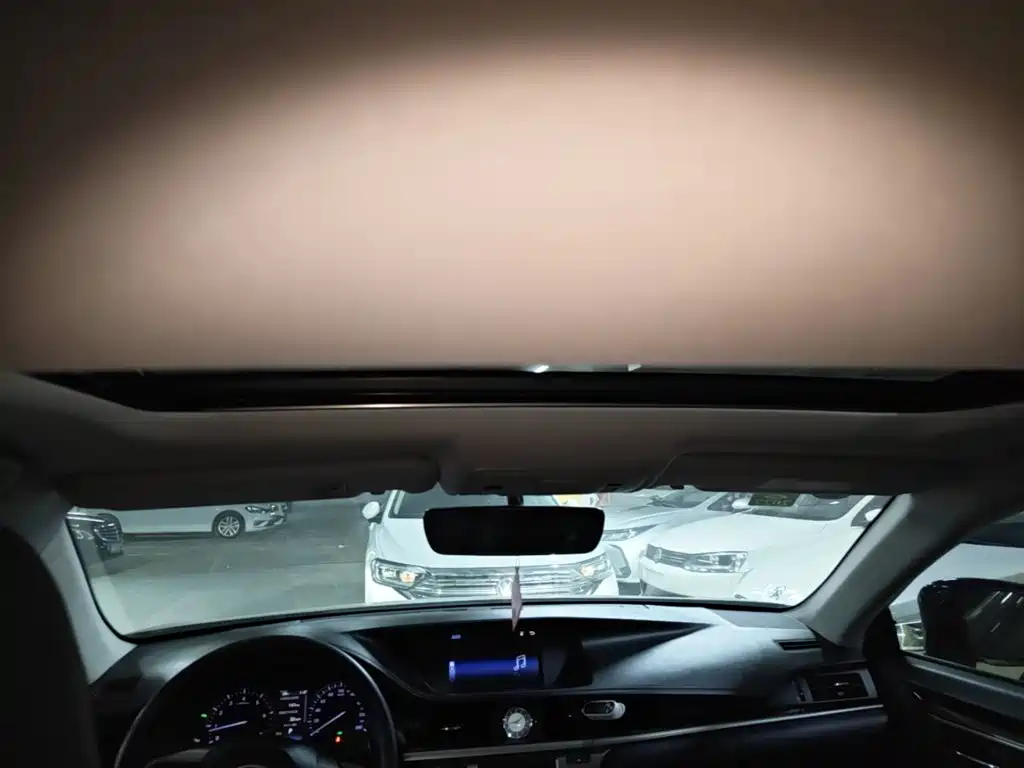 Lexus ES — миниатюра 18