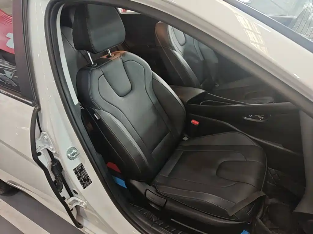 Hyundai Elantra — миниатюра 25