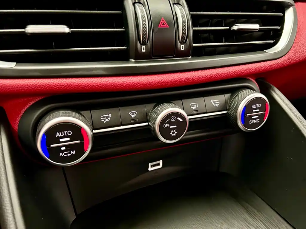 Alfa Romeo Giulia — миниатюра 12