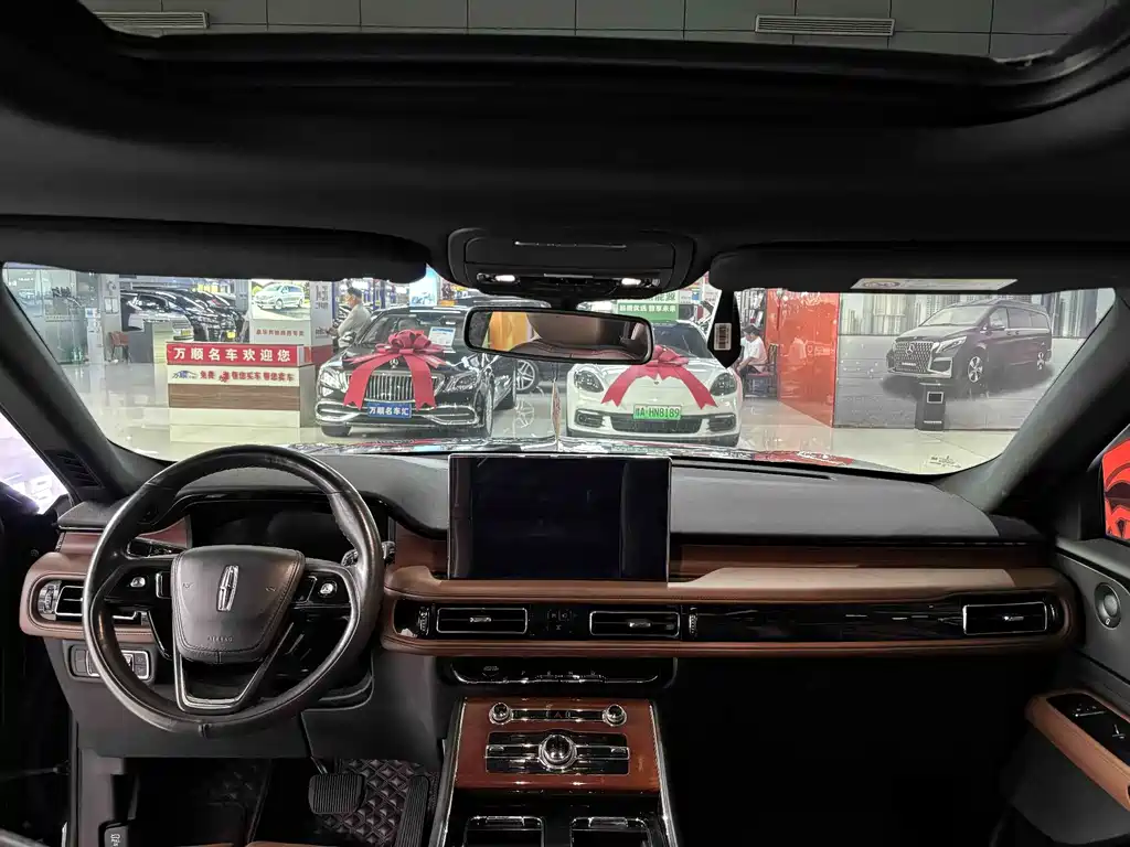 Lincoln Aviator — миниатюра 8