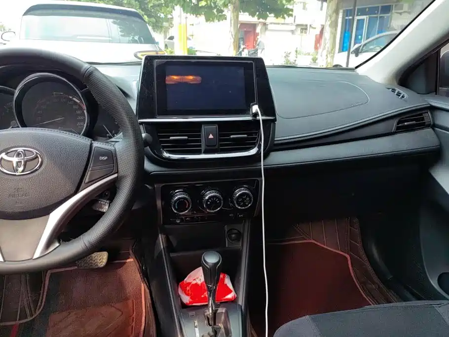 Toyota Yaris L — миниатюра 13