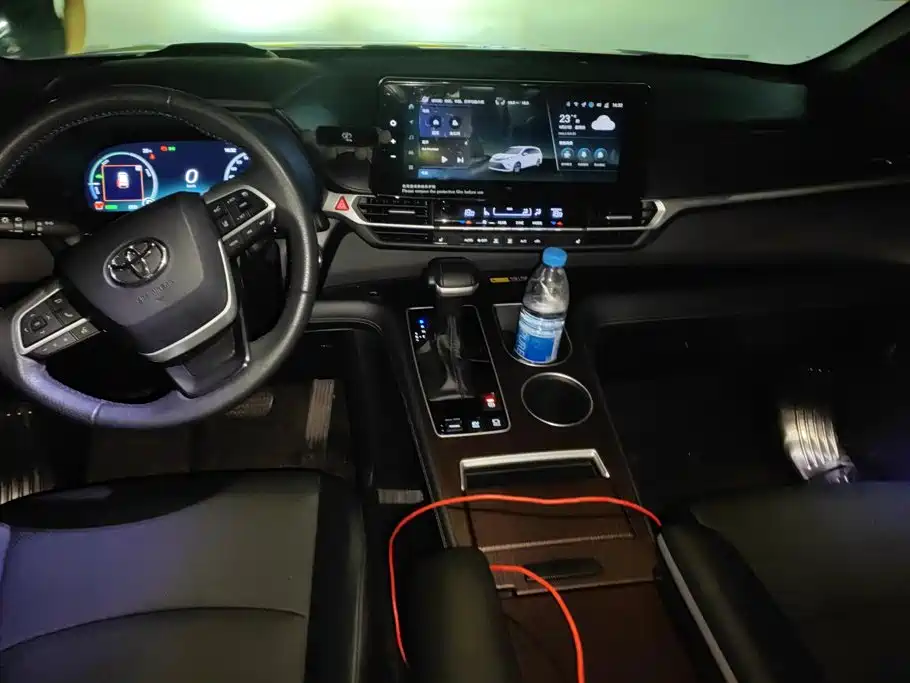 Toyota Granvia — миниатюра 12