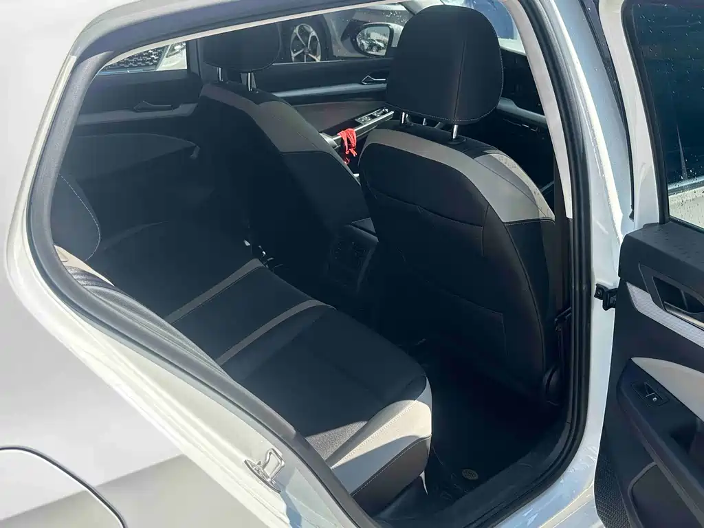 Volkswagen Golf — миниатюра 6
