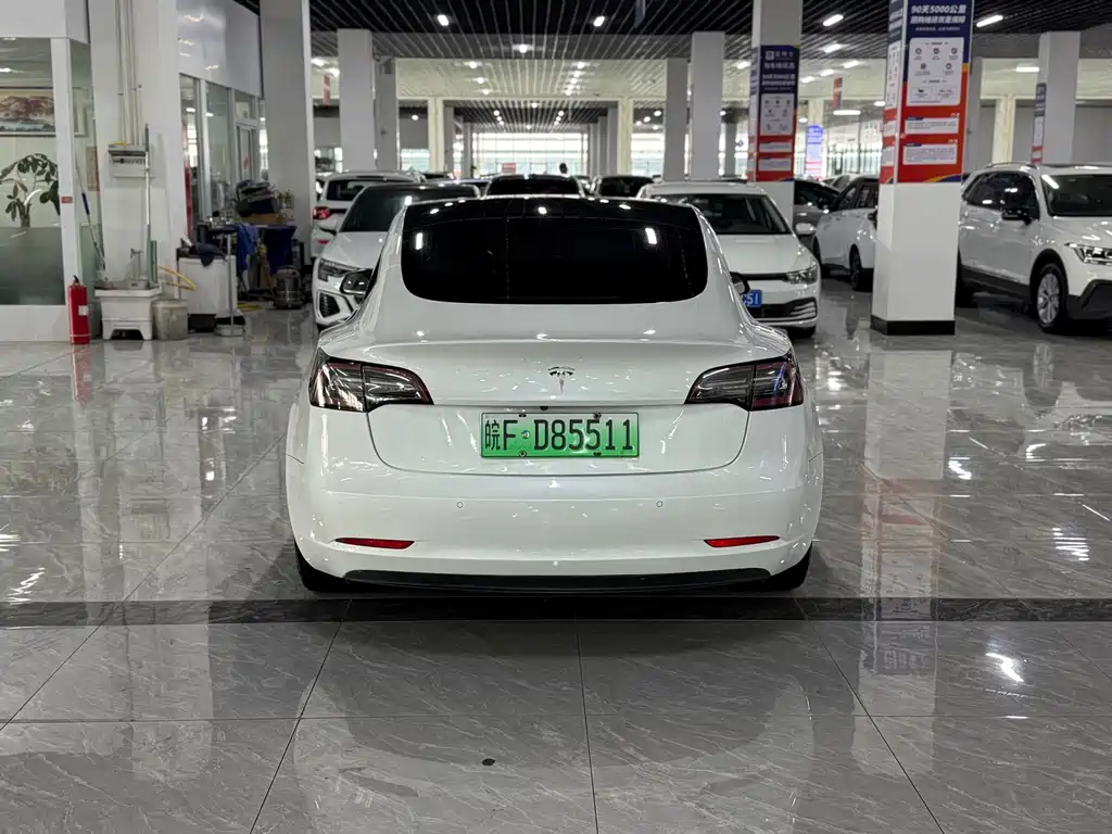 Tesla Model 3 — миниатюра 9