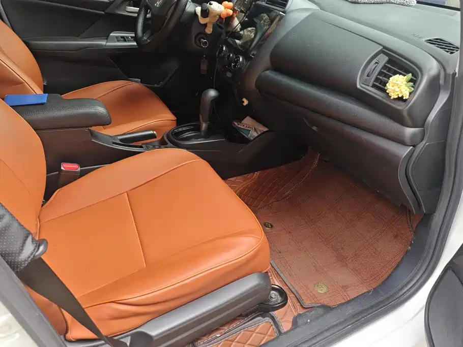 Honda Fit — миниатюра 8
