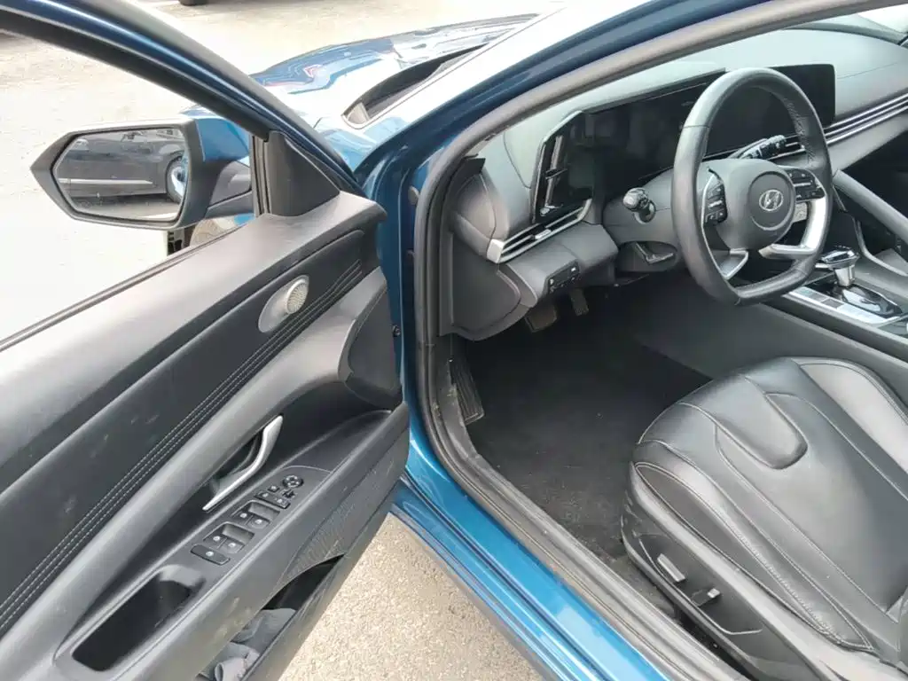 Hyundai Elantra — миниатюра 16