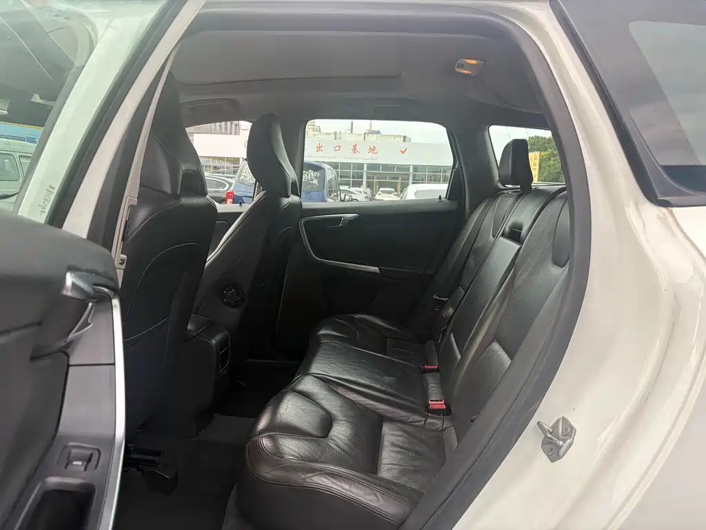 Volvo XC60 (Import) — миниатюра 5