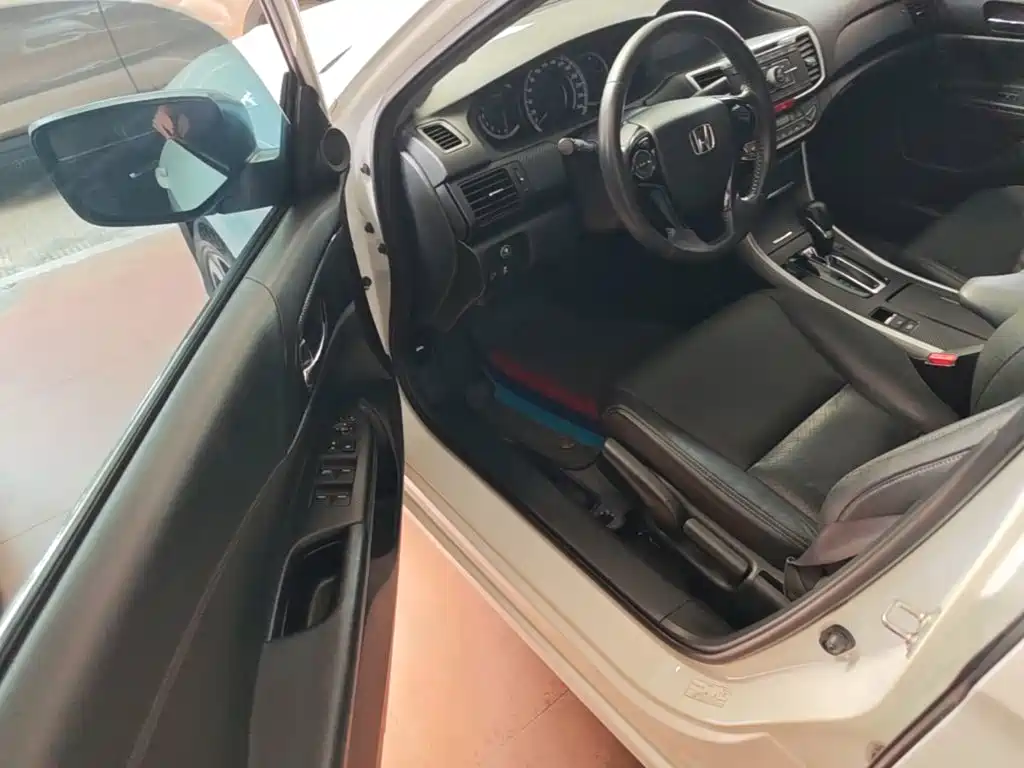 Honda Accord — миниатюра 16