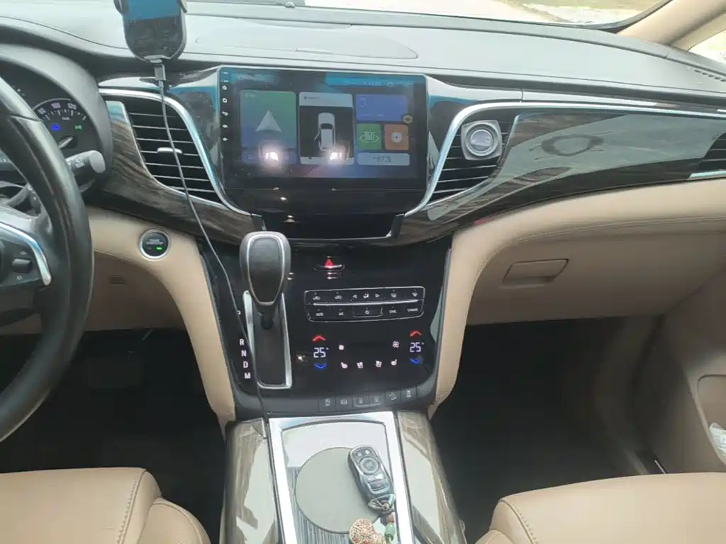 Buick GL8 — миниатюра 9