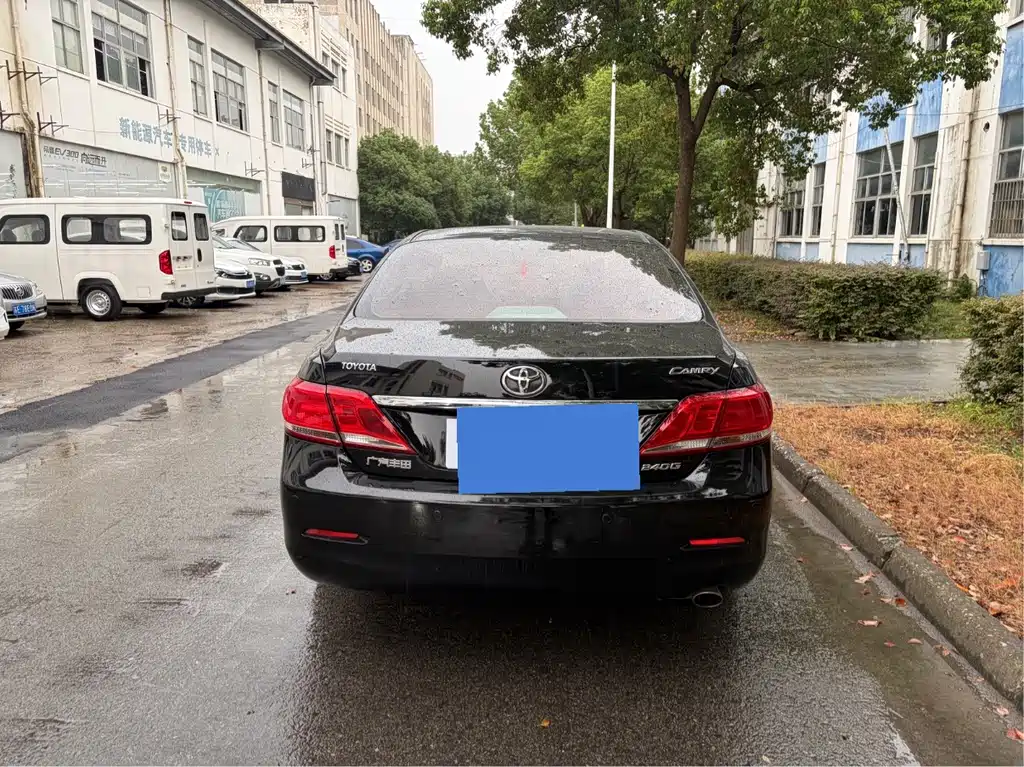 Toyota Camry — миниатюра 8