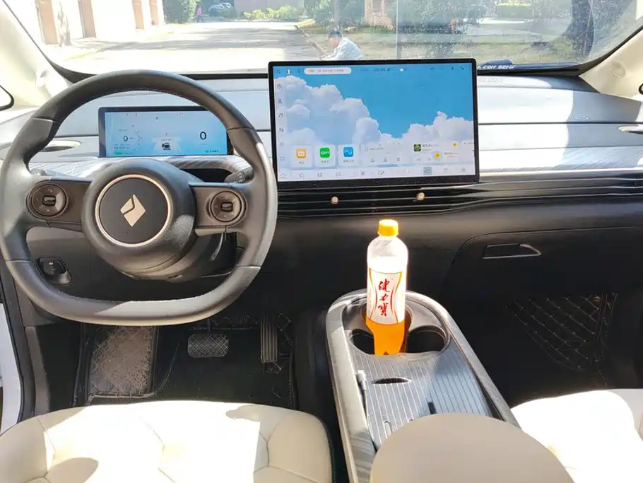 Baojun Yunduo — миниатюра 12