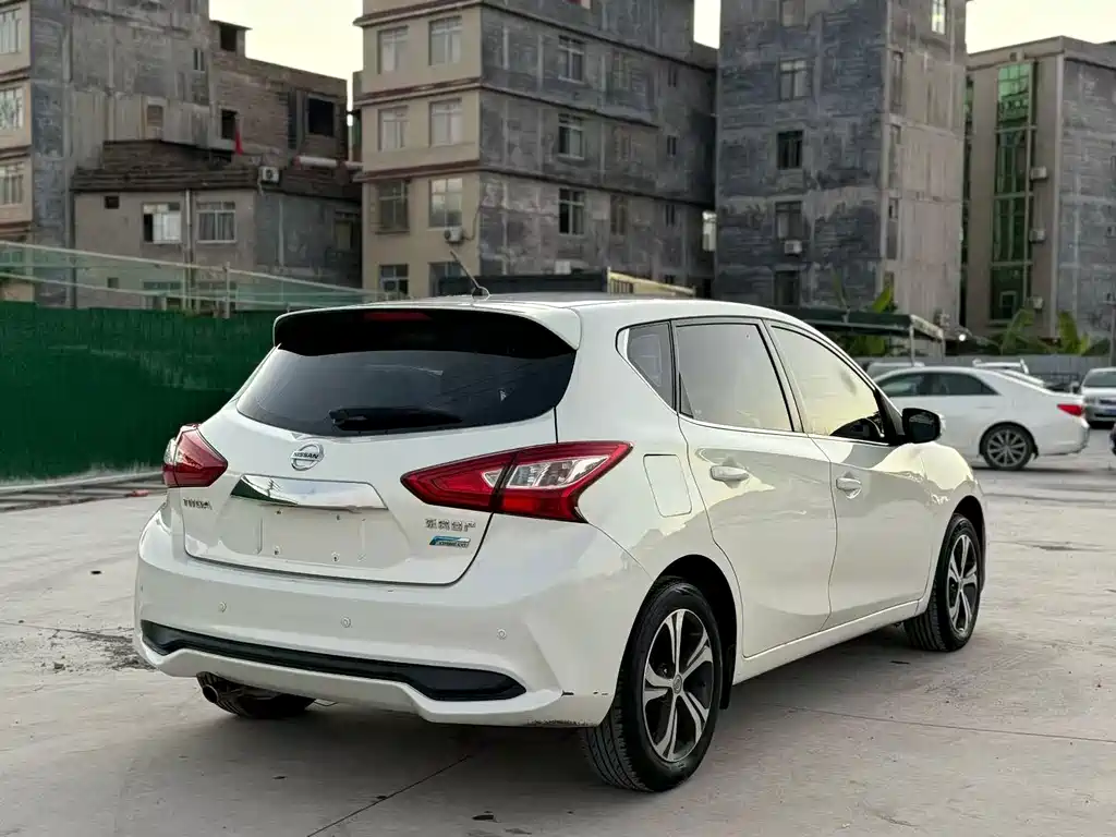 Nissan Tiida — миниатюра 4