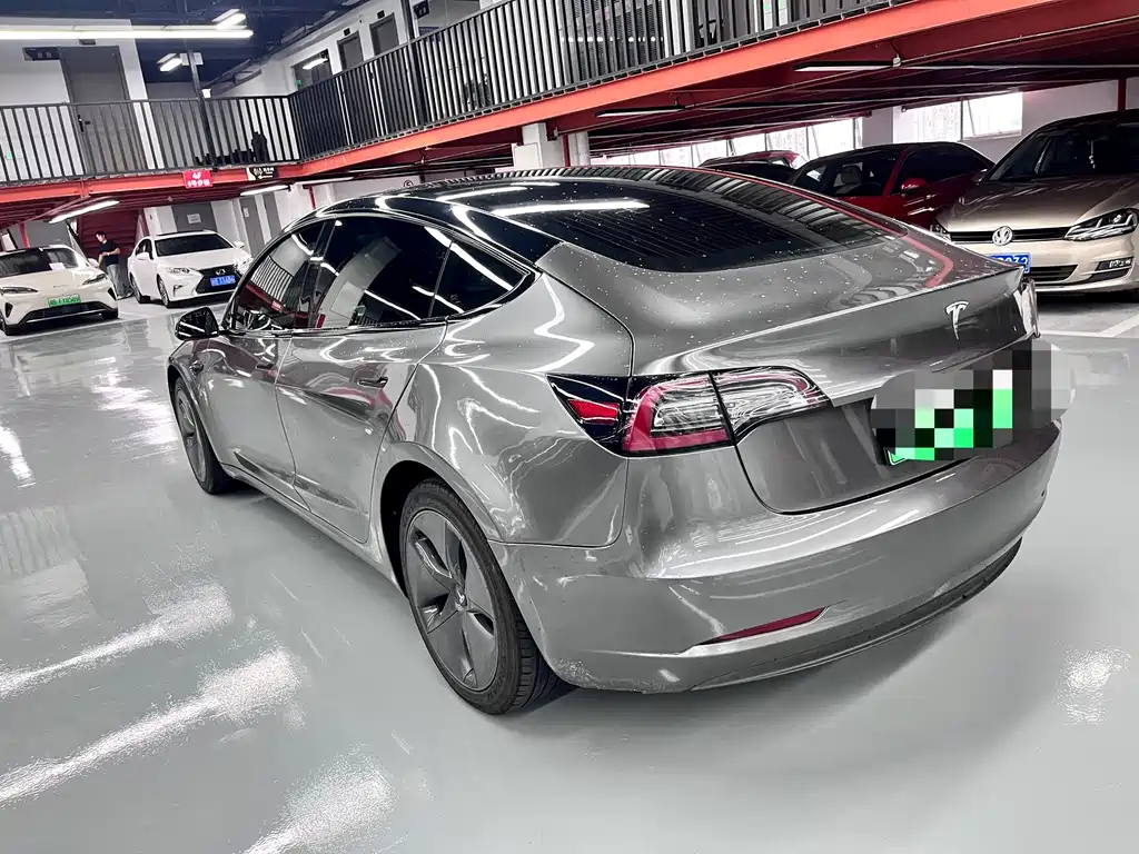 Tesla Model 3 — миниатюра 15