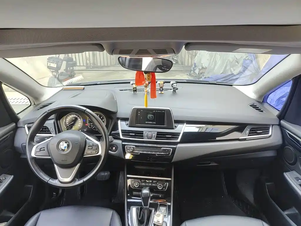 BMW 2 Series Active Tourer — миниатюра 10