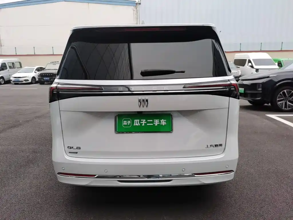 Buick GL8 Hybrid — миниатюра 6